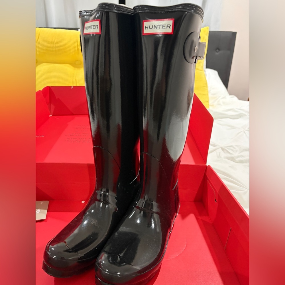 ☔️🌧️☔️  Hunter Women's Glossy Black Rain Boots /: size 7   ☔️🌧️☔️